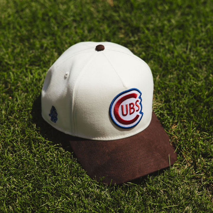 Chicago Cubs x Alice &amp; Wonder Vintage Logo 940 Cap — Brown Caps NEW ERA CAP COMPANY