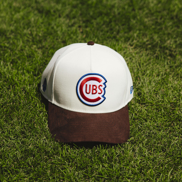 Chicago Cubs x Alice &amp; Wonder Vintage Logo 940 Cap — Brown Caps NEW ERA CAP COMPANY