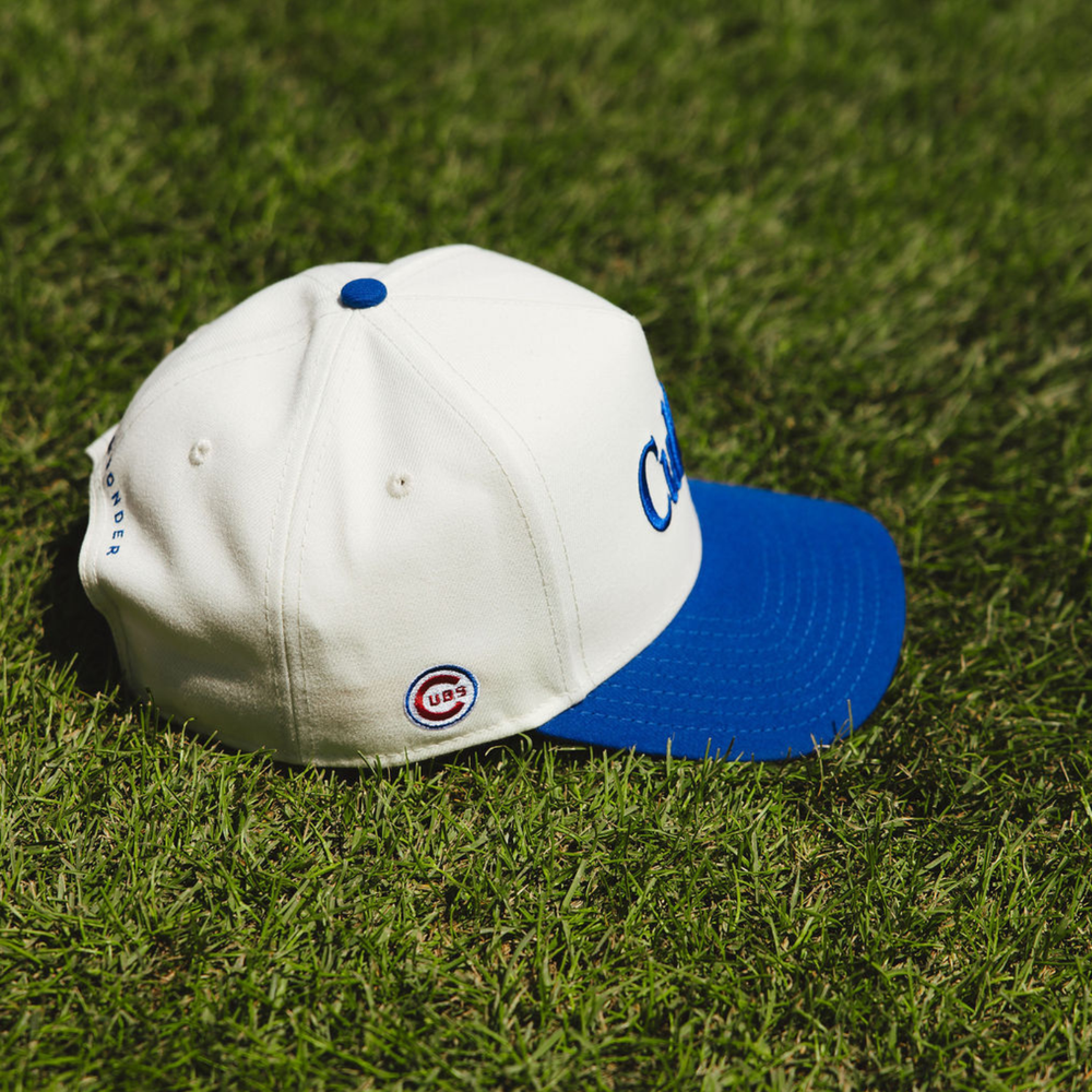 Chicago Cubs x Alice & Wonder Cubbies Two-Tone 940 Cap — Ivory Caps NEW ERA CAP COMPANY